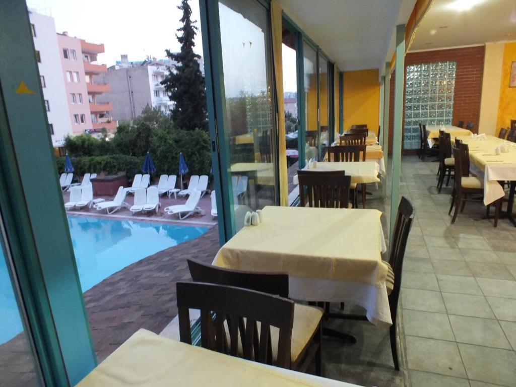 Uslan Hotel Кушадасъ Екстериор снимка