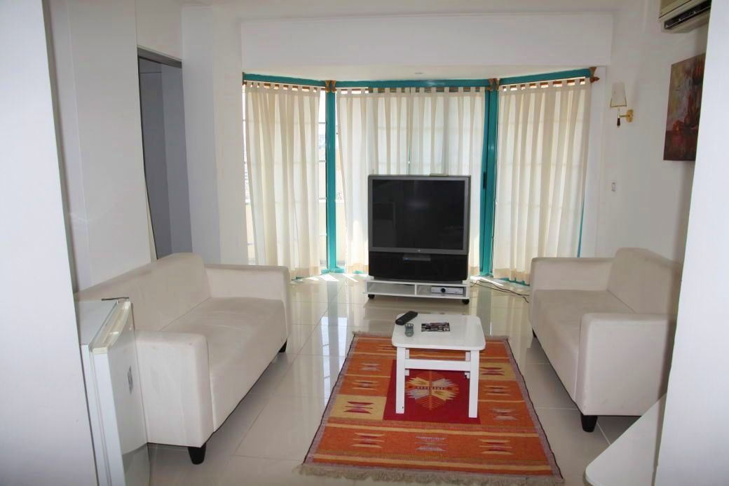 Uslan Hotel Кушадасъ Екстериор снимка